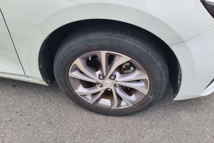 Used Buick Verano 2022 Pro 533T Enjoyment Edition Right Front Wheel Hub