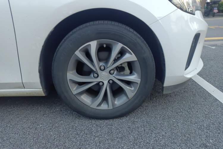 Used Buick Verano 2022 Pro 533T Enjoyment Edition Right Front Wheel Hub