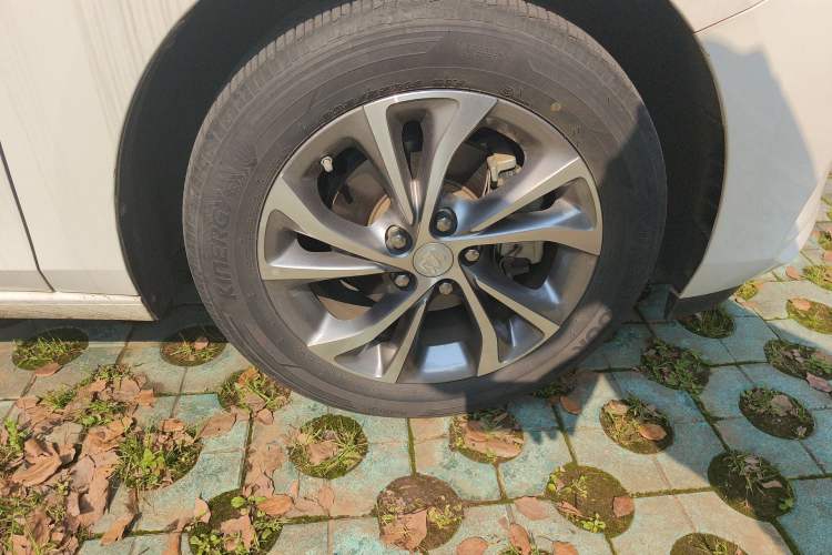 Used Buick Verano 2022 Pro 533T Enjoyment Edition Right Front Wheel Hub
