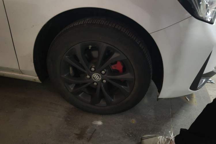 Used Buick Verano 2022 Pro GS Wind-Chasing Edition Right Front Wheel Hub