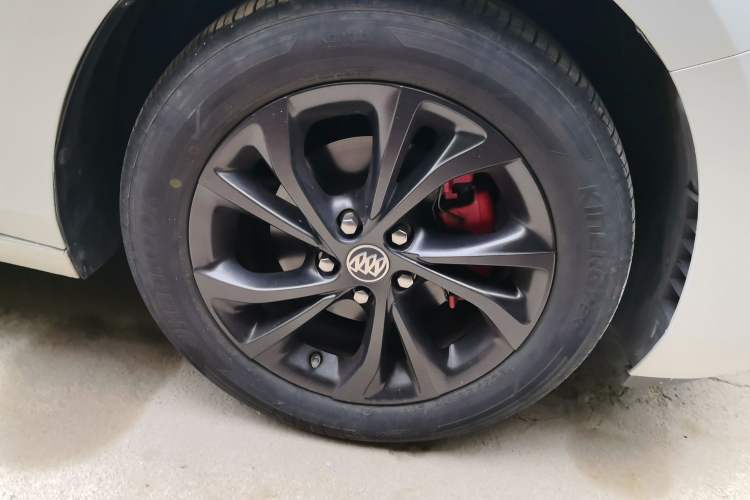 Used Buick Verano 2022 Pro GS Wind-Chasing Edition Right Front Wheel Hub