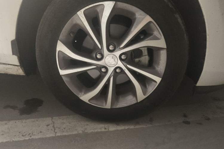 Used Buick Verano 2022 Pro 533T Enjoyment Edition Right Front Wheel Hub