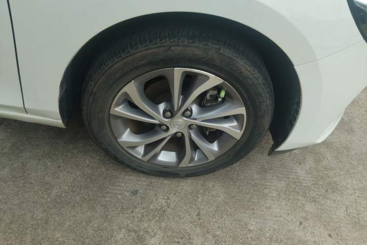 Used Buick Verano 2022 Pro 532T Le Xing Edition Right Front Wheel Hub