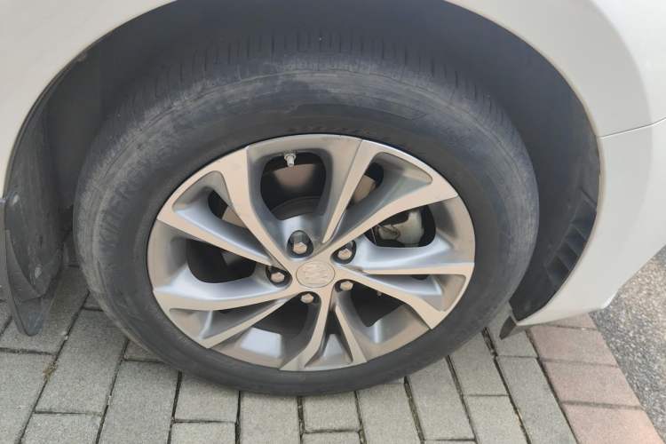 Used Buick Verano 2022 Pro 533T Enjoyment Edition Right Front Wheel Hub