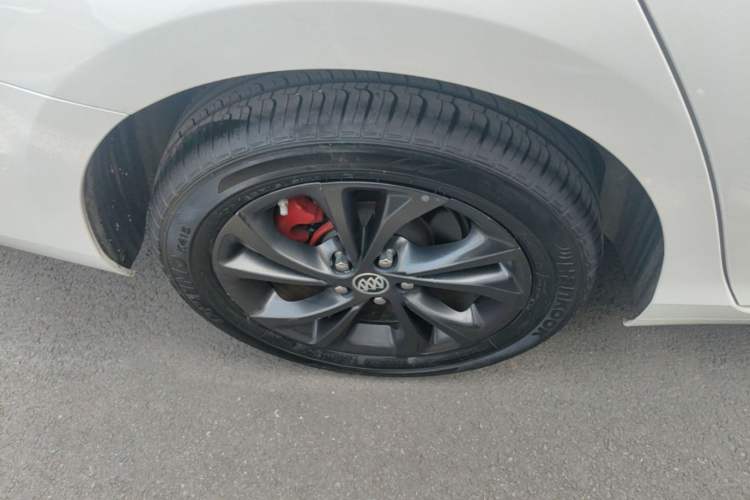 Used Buick Verano 2022 Pro GS Wind-Chasing Edition Right Rear Wheel Hub