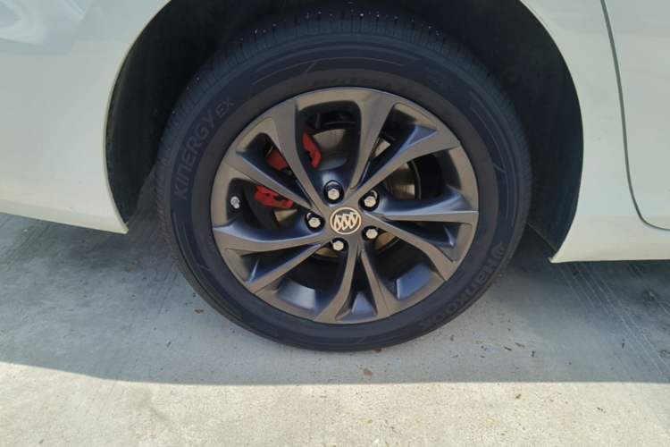 Used Buick Verano 2022 Pro GS Wind-Chasing Edition Right Rear Wheel Hub