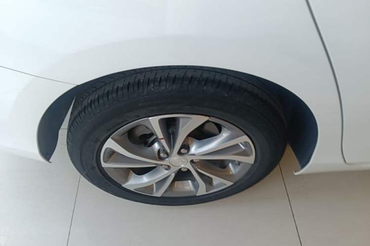 Used Buick Verano 2022 Pro 532T Le Xing Edition Right Rear Wheel Hub