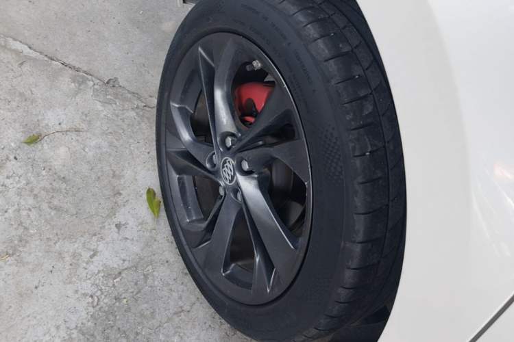Used Buick Verano 2022 Pro GS Gale Edition Right Rear Wheel Hub