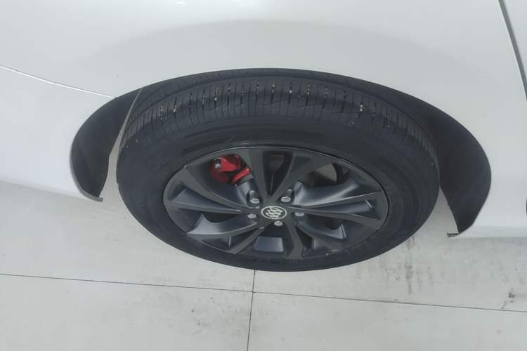Used Buick Verano 2022 Pro GS Wind-Chasing Edition Right Rear Wheel Hub