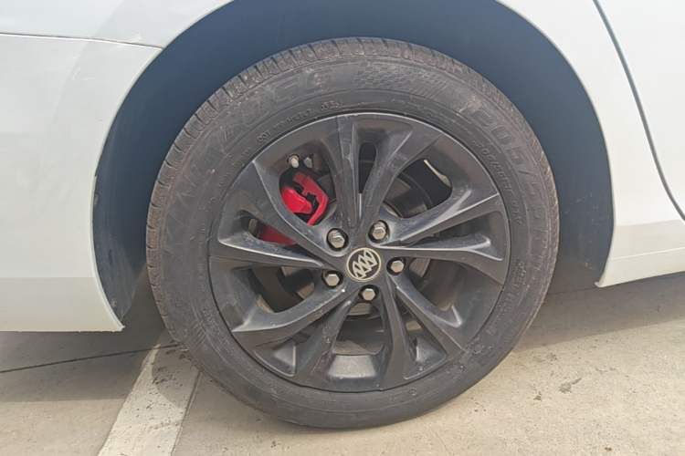 Used Buick Verano 2022 Pro GS Wind-Chasing Edition Right Rear Wheel Hub