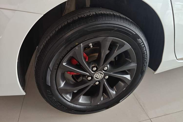 Used Buick Verano 2022 Pro GS Wind-Chasing Edition Right Rear Wheel Hub