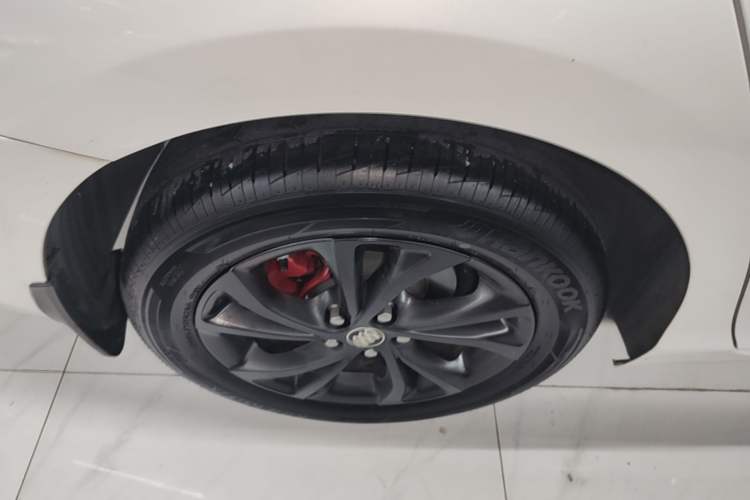 Used Buick Verano 2022 Pro GS Wind-Chasing Edition Right Rear Wheel Hub