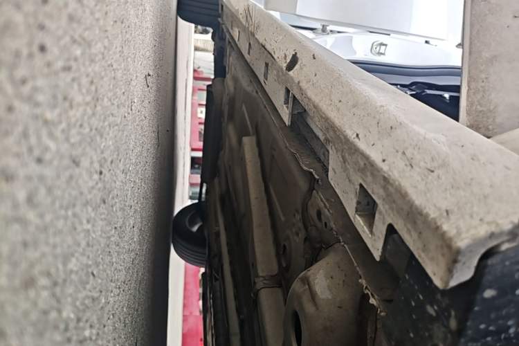 Used Buick Verano 2022 Pro GS Gale Edition Right Side Sill