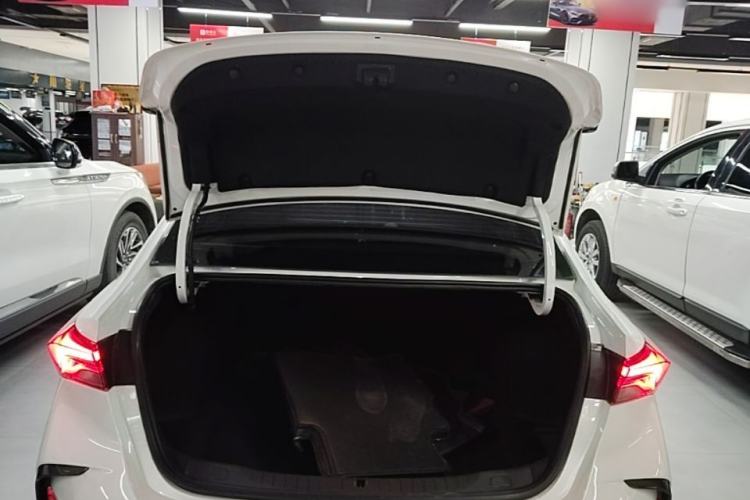 Used Buick Verano 2022 Pro GS Wind-Chasing Edition Trunk