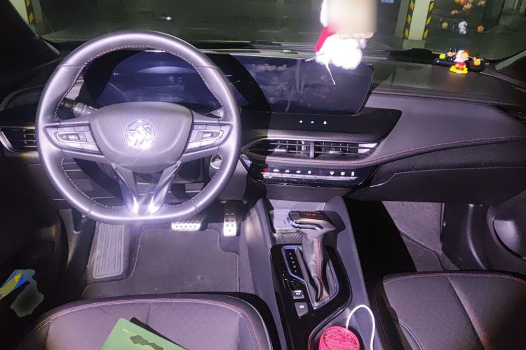 Used Buick Verano 2023 Pro GS Hunter Wind Edition Center Console