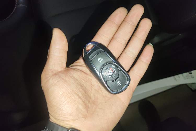 Used Buick Verano 2023 Pro GS Hunter Wind Edition Vehicle Key