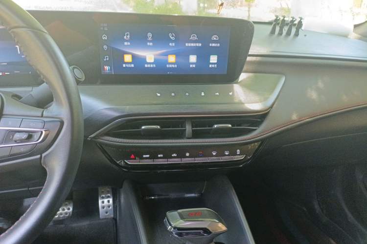 Used Buick Verano 2023 Pro GS Swift Edition Audio And AC Panel