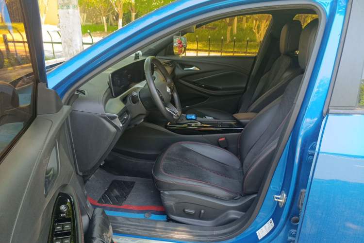 Used Buick Verano 2023 Pro GS Swift Edition Driver Seat