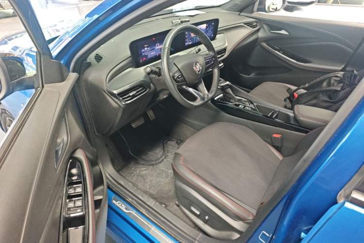 Used Buick Verano 2023 Pro GS Swift Edition Driver Seat