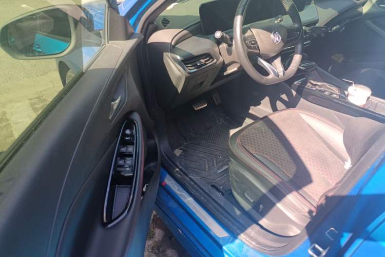 Used Buick Verano 2023 Pro GS Swift Edition Driver Seat