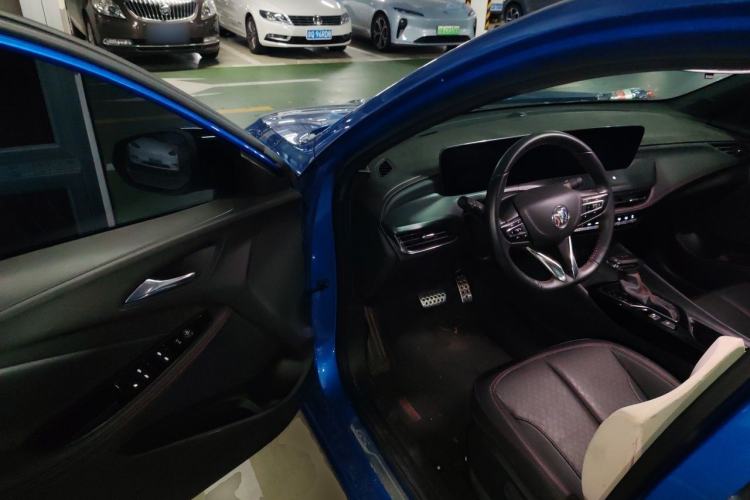 Used Buick Verano 2023 Pro GS Hunter Wind Edition Driver Seat
