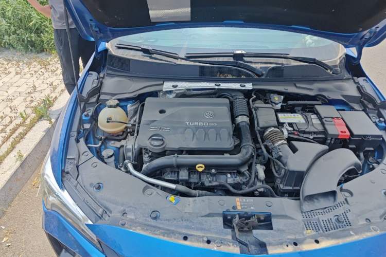 Used Buick Verano 2023 Pro GS Hunter Wind Edition Engine Bay Right
