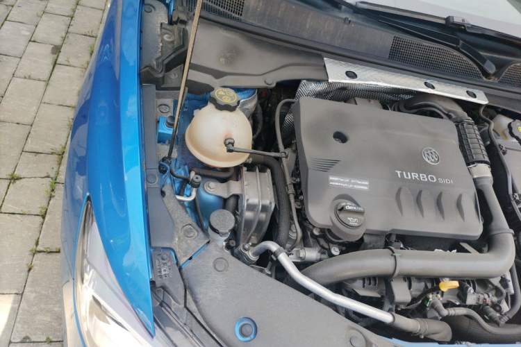 Used Buick Verano 2023 Pro GS Swift Edition Engine Bay Right