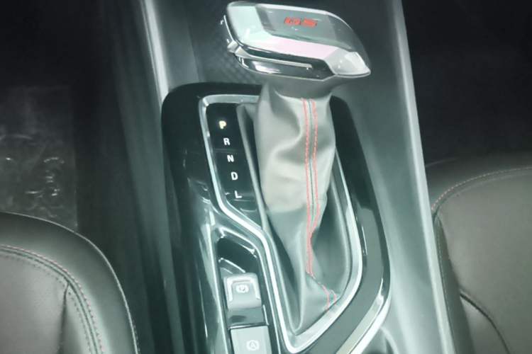 Used Buick Verano 2023 Pro GS Hunter Wind Edition Gear Lever