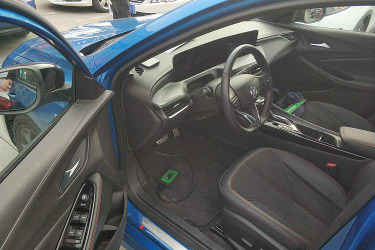 Used Buick Verano 2023 Pro GS Swift Edition Interior 3