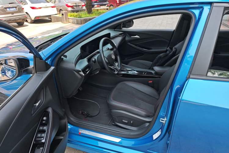 Used Buick Verano 2023 Pro GS Swift Edition Left Front Seat