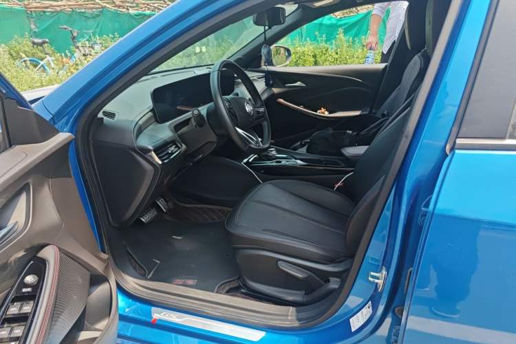 Used Buick Verano 2023 Pro GS Hunter Wind Edition Left Front Seat