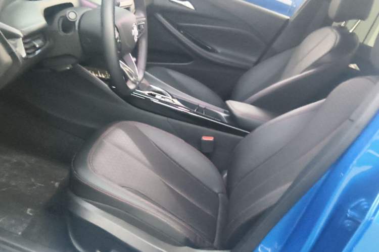 Used Buick Verano 2023 Pro GS Hunter Wind Edition Left Front Seat