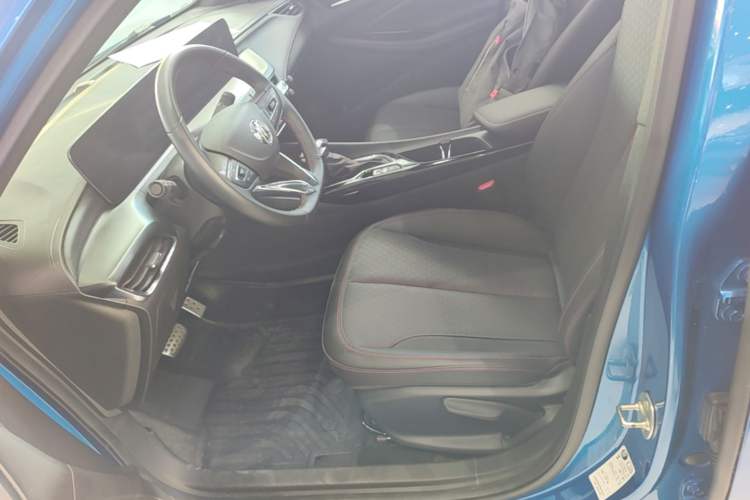 Used Buick Verano 2023 Pro GS Hunter Wind Edition Left Front Seat