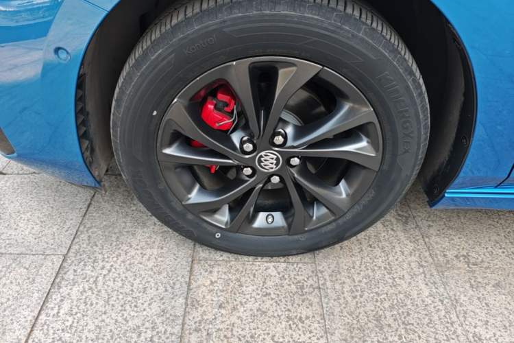 Used Buick Verano 2023 Pro GS Swift Edition Left Front Wheel Hub