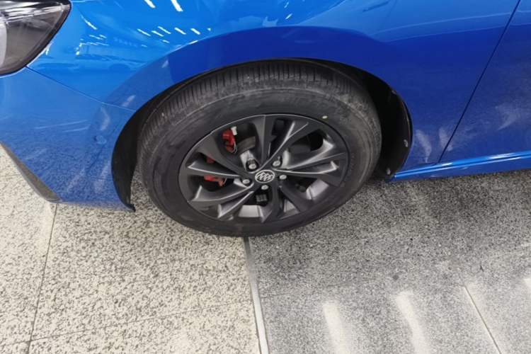 Used Buick Verano 2023 Pro GS Swift Edition Left Front Wheel Hub