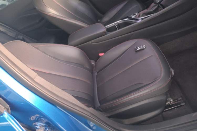 Used Buick Verano 2023 Pro GS Hunter Wind Edition Right Front Seat