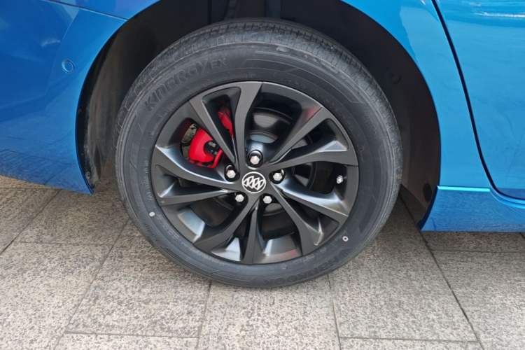 Used Buick Verano 2023 Pro GS Swift Edition Right Rear Wheel Hub