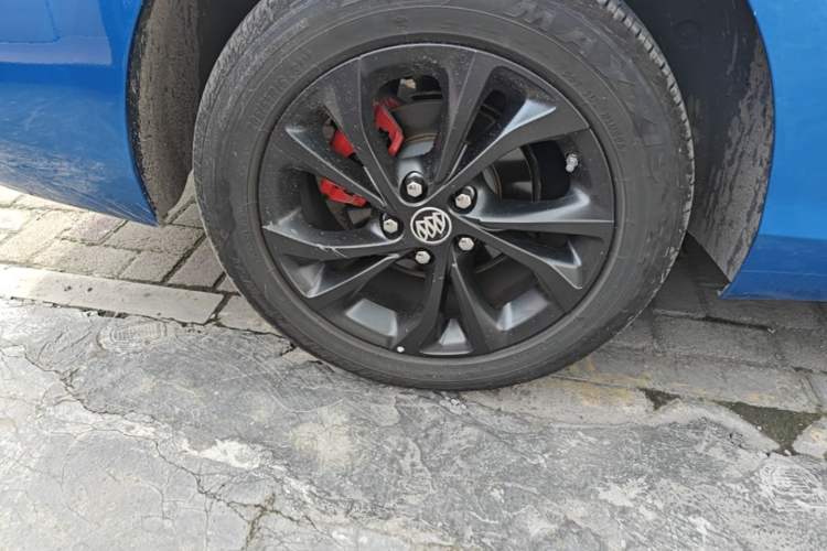 Used Buick Verano 2023 Pro GS Hunter Wind Edition Right Rear Wheel Hub
