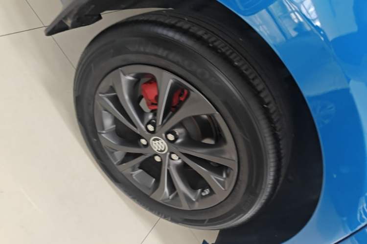 Used Buick Verano 2023 Pro GS Swift Edition Right Rear Wheel Hub