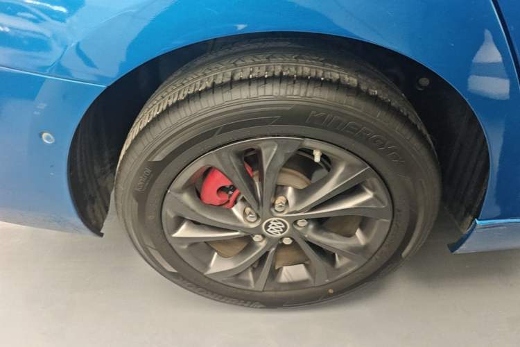 Used Buick Verano 2023 Pro GS Swift Edition Right Rear Wheel Hub