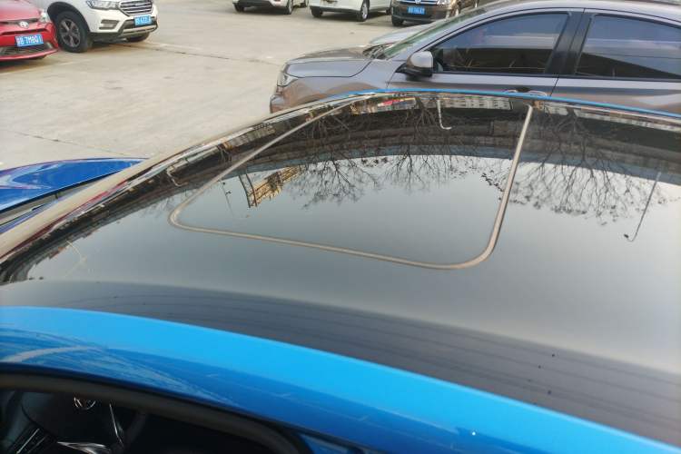 Used Buick Verano 2023 Pro GS Hunter Wind Edition Roof