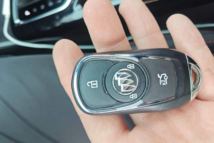 Used Buick Verano 2023 Pro GS Hunter Wind Edition Vehicle Key