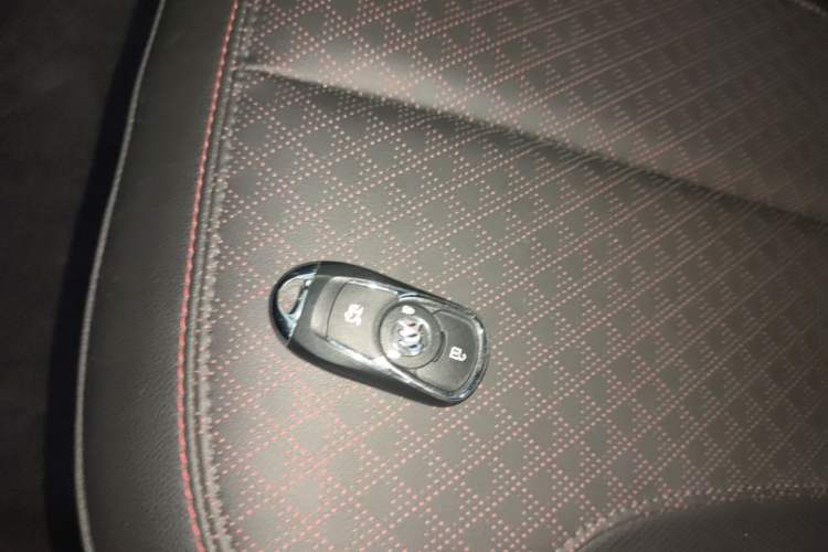 Used Buick Verano 2023 Pro GS Hunter Wind Edition Vehicle Key