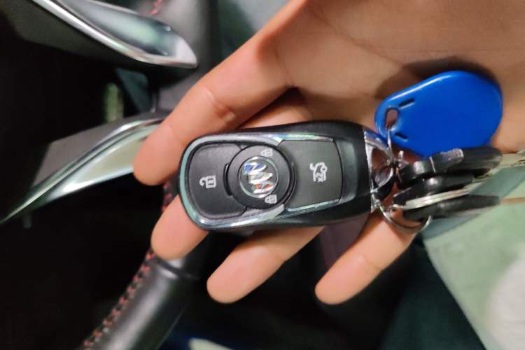 Used Buick Verano 2023 Pro GS Hunter Wind Edition Vehicle Key