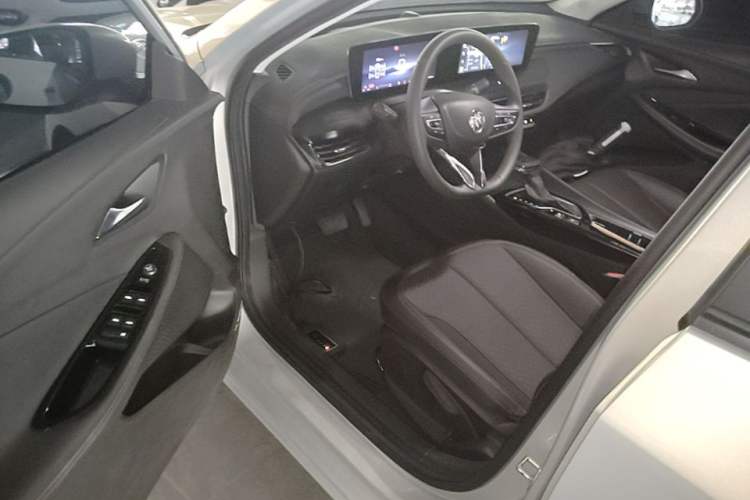 Used Buick Verano 2023 Pro Enjoyment Edition Driver Seat