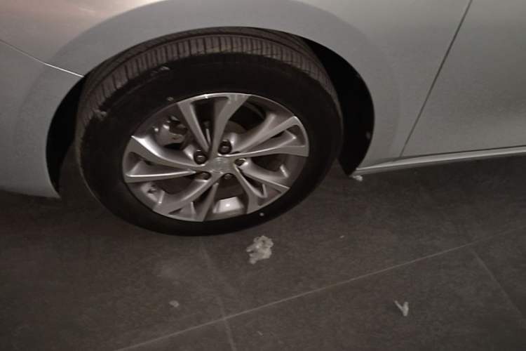 Used Buick Verano 2023 Pro Enjoyment Edition Left Front Wheel Hub
