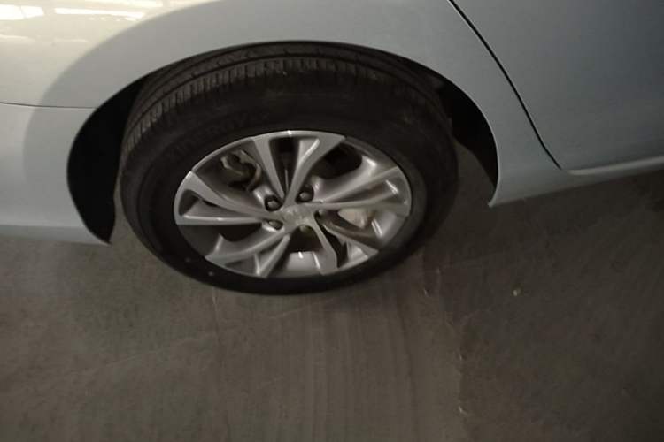 Used Buick Verano 2023 Pro Enjoyment Edition Right Rear Wheel Hub