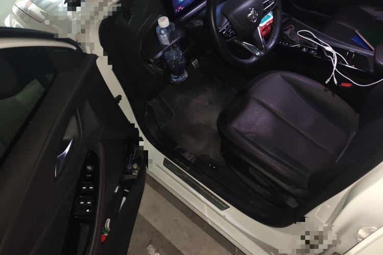 Used Buick Verano 2023 Pro GS Hunter Wind Edition Driver Seat
