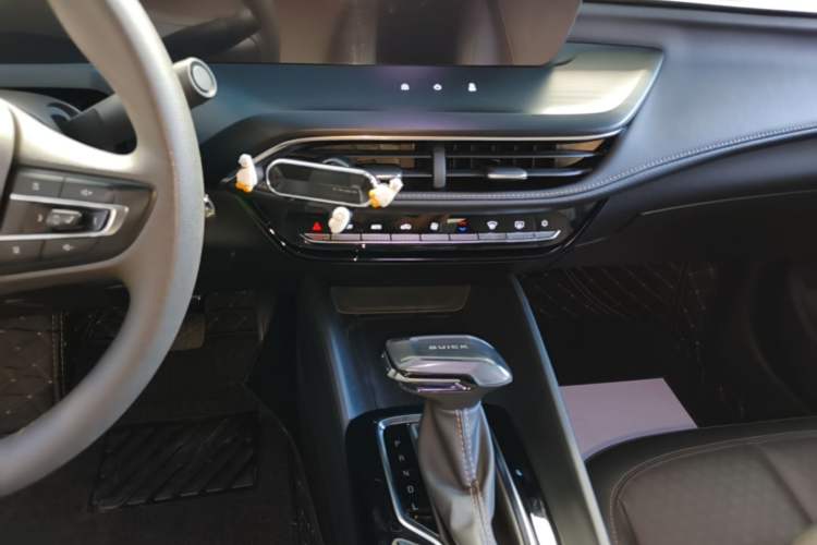 Used Buick Verano 2023 Pro Enjoyment Edition Audio And AC Panel