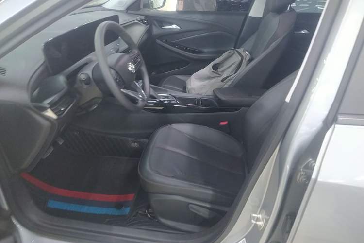 Used Buick Verano 2023 Pro Enjoyment Edition Left Front Seat